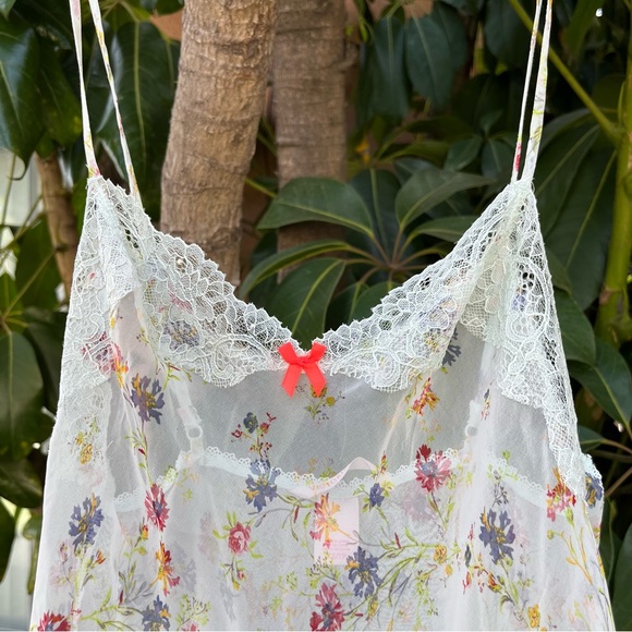 Y2K Victoria’s Secret floral sheer light green sheer  slip! - Picture 8 of 8